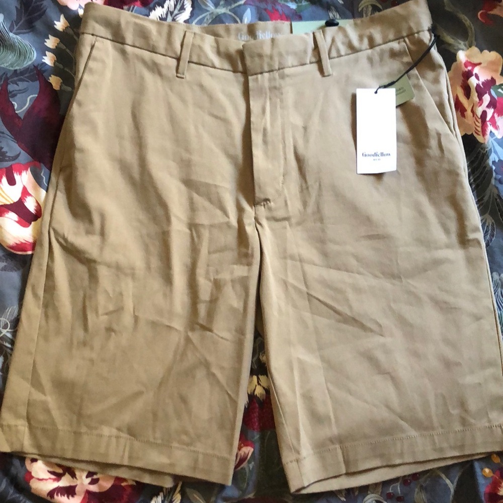 Goodfellow men’s tan chino shorts